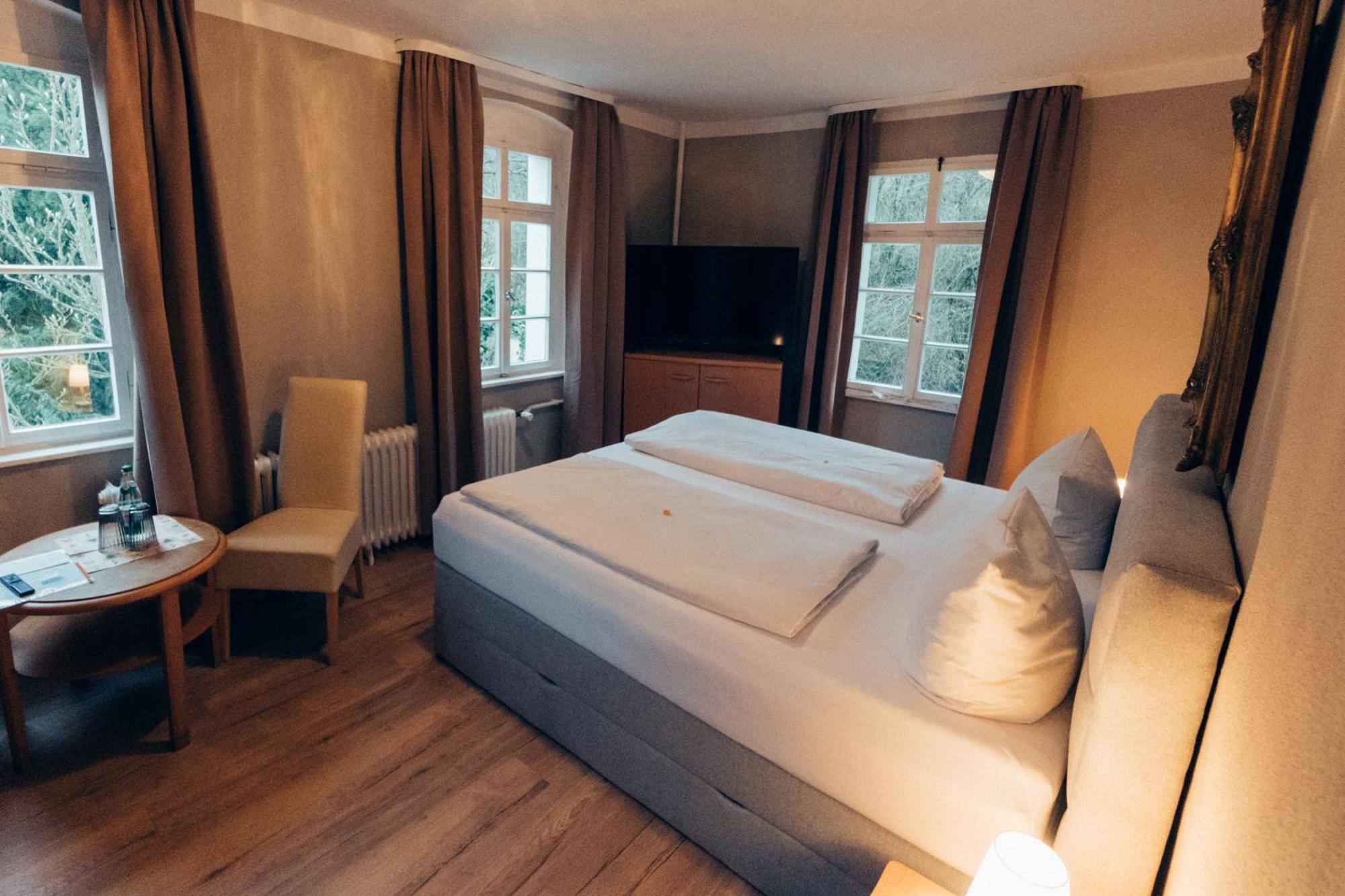 Gasthof Hotel Zur Post Egloffstein Esterno foto