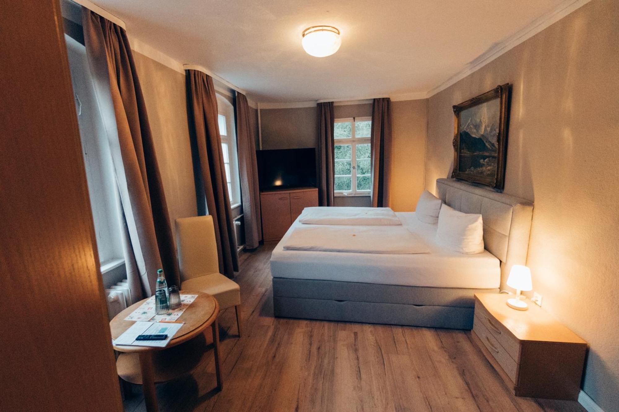 Gasthof Hotel Zur Post Egloffstein Esterno foto
