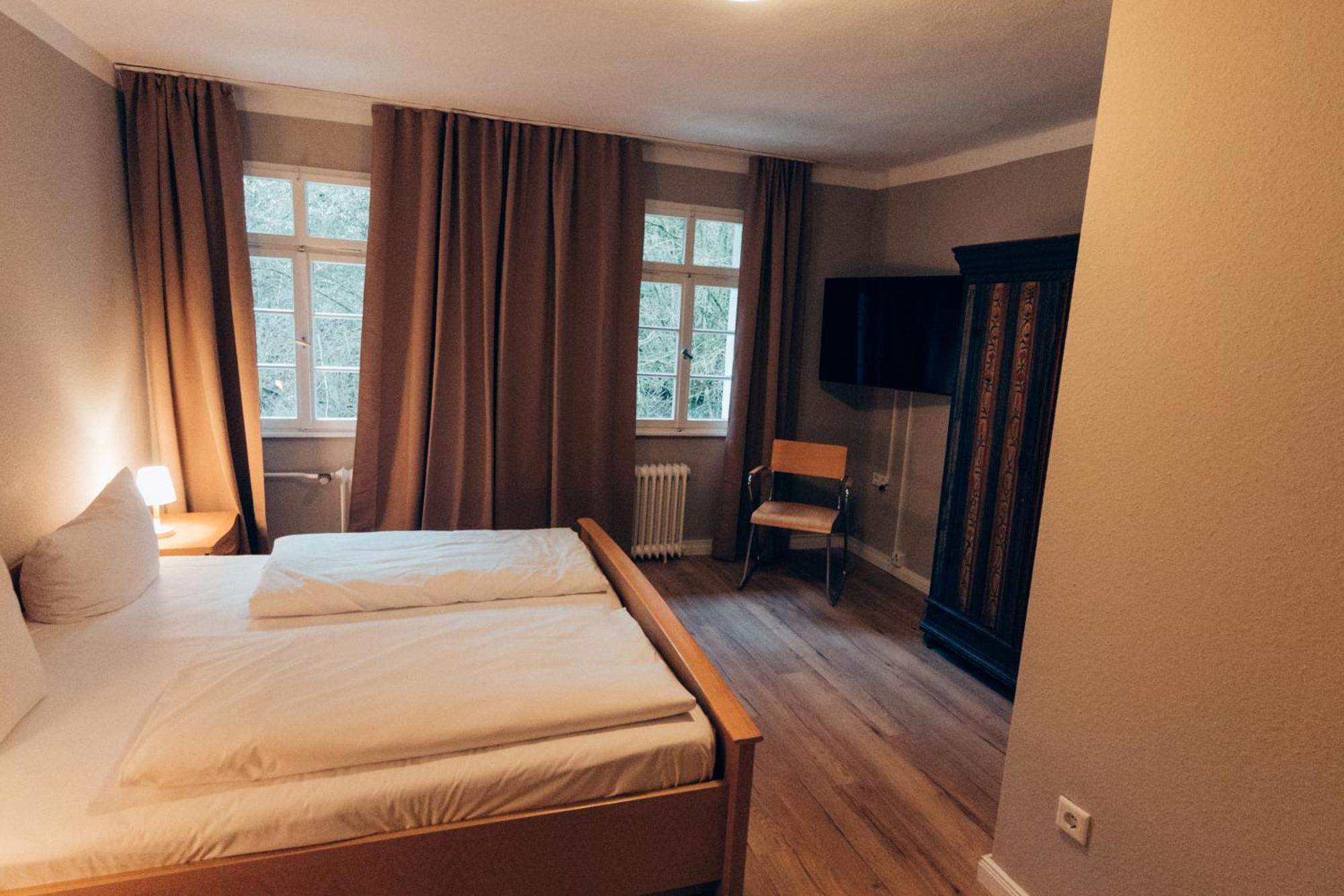 Gasthof Hotel Zur Post Egloffstein Esterno foto